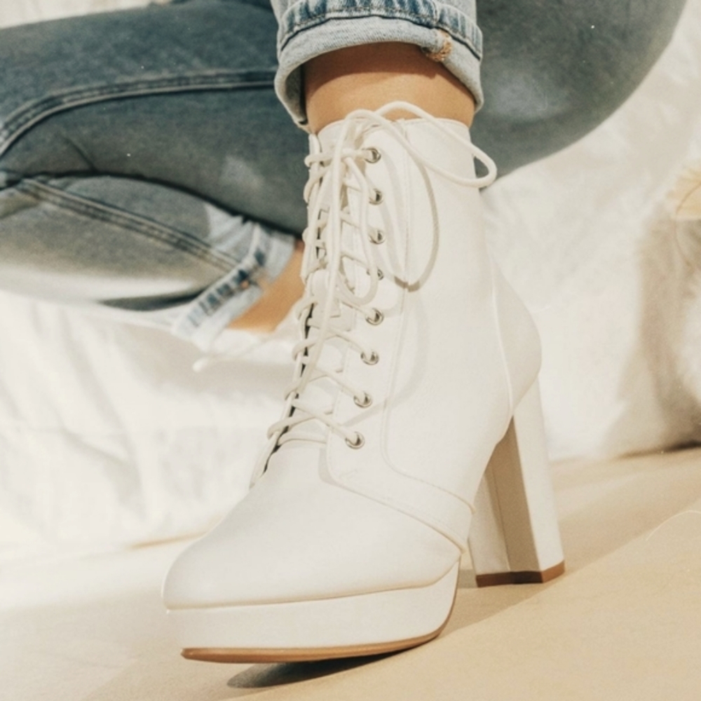 ELEVATED AND TRENDY LACE-UP BOOTIES